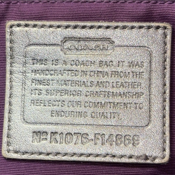 Coach 2010 signature crossbody bag EUC - Picture 13 of 14